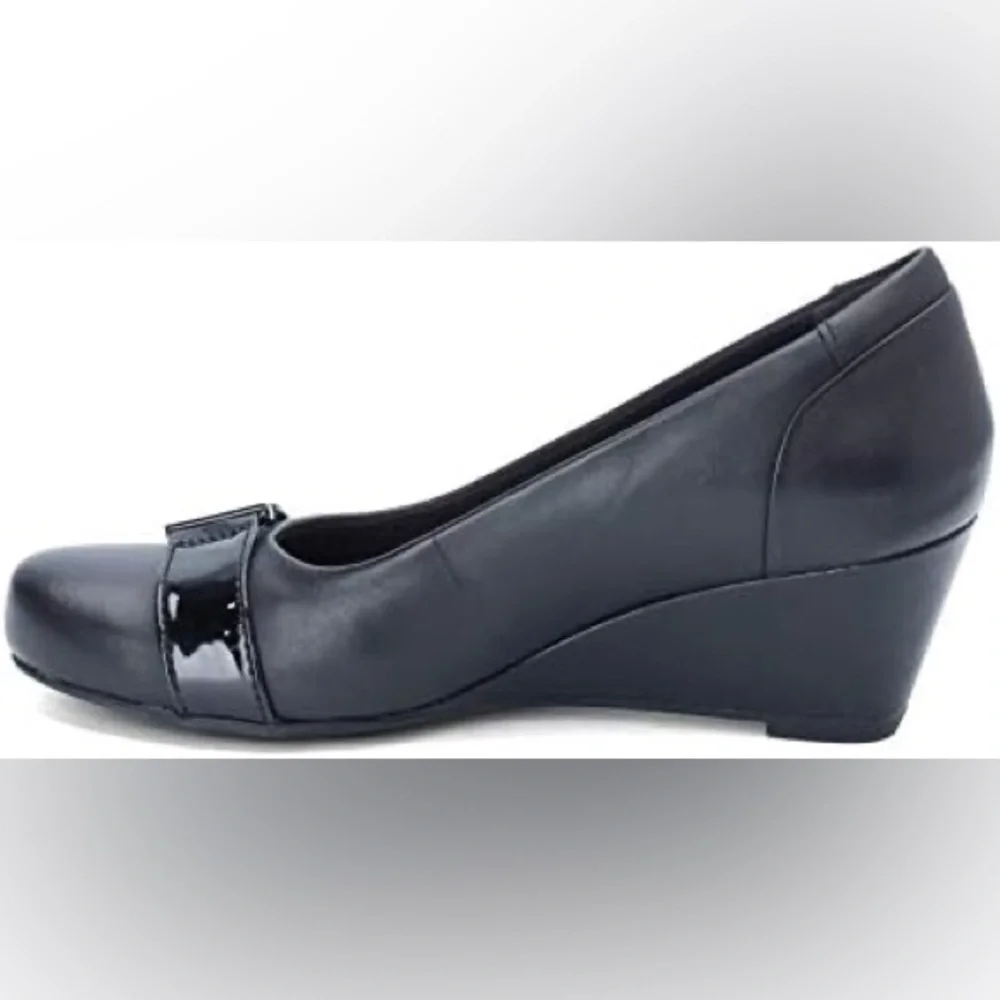 Clarks Women's Flores Poppy Pump size 11 NWOB